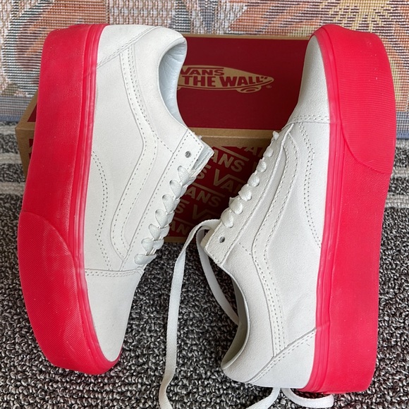 Vans WMNS Old Skool Stacked 
Suede Blanc De Blanc/Pink
VN0A7Q5MCCS
Platforms - Picture 12 of 16